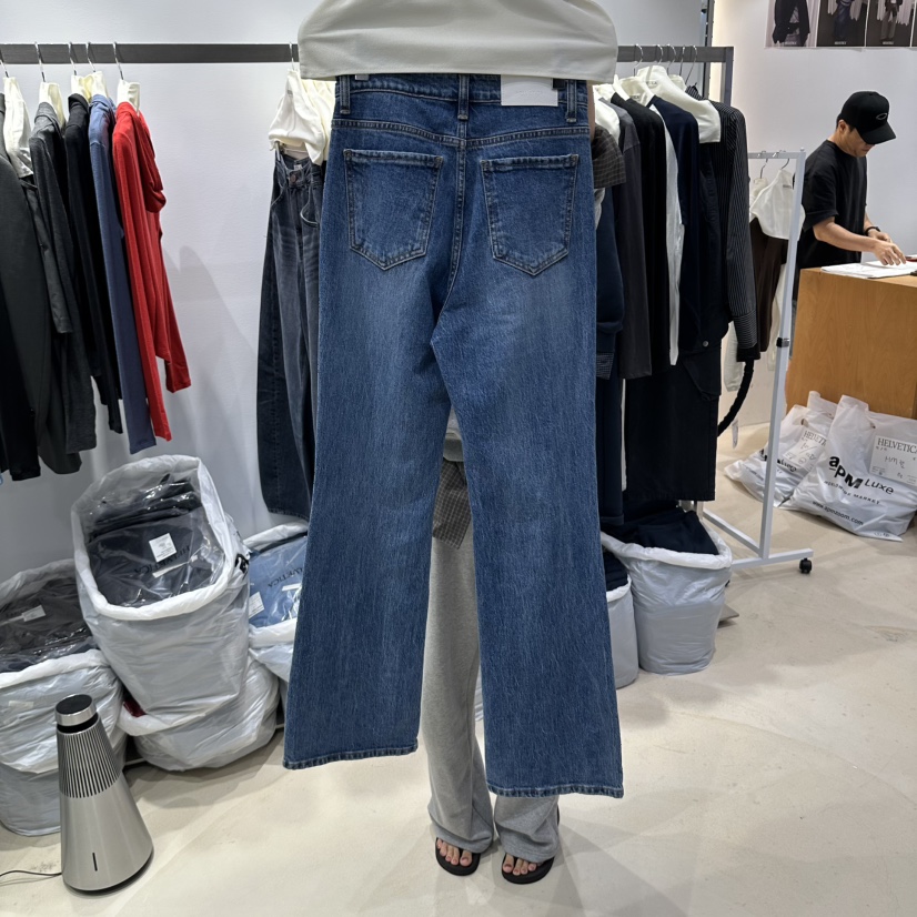 HELVETICA PLUS韓國代購女士新款休閑時尚真品牛仔褲不含包HELVETICA牛仔褲