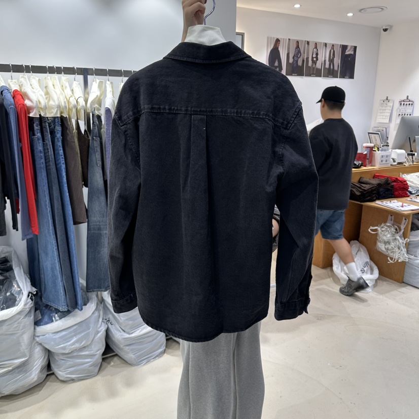HELVETICA PLUS東大門實拍女士新品真品推薦熱賣襯衫蕾絲衫HELVETICA襯衫/蕾絲衫