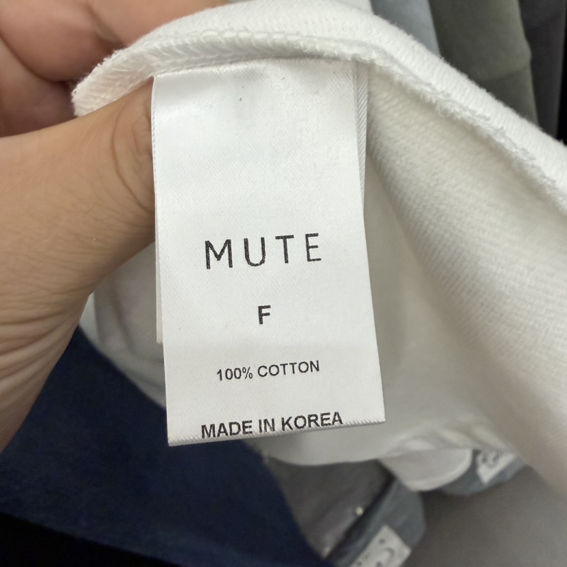 MUTE-P東大門直郵女裝新款真品推薦時尚熱賣人氣長袖T恤MUTE長袖T恤