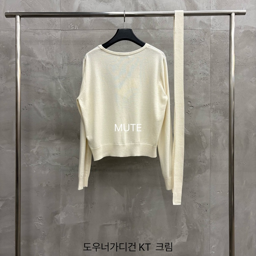 MUTE-P東大門直郵女裝新款時尚熱賣休閑開衫含圍巾羊毛開襟MUTE開衫