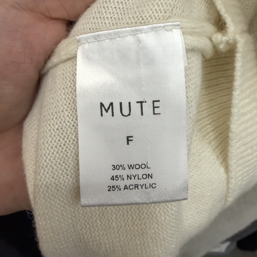 MUTE-P東大門直郵女裝新款時尚熱賣休閑開衫含圍巾羊毛開襟MUTE開衫