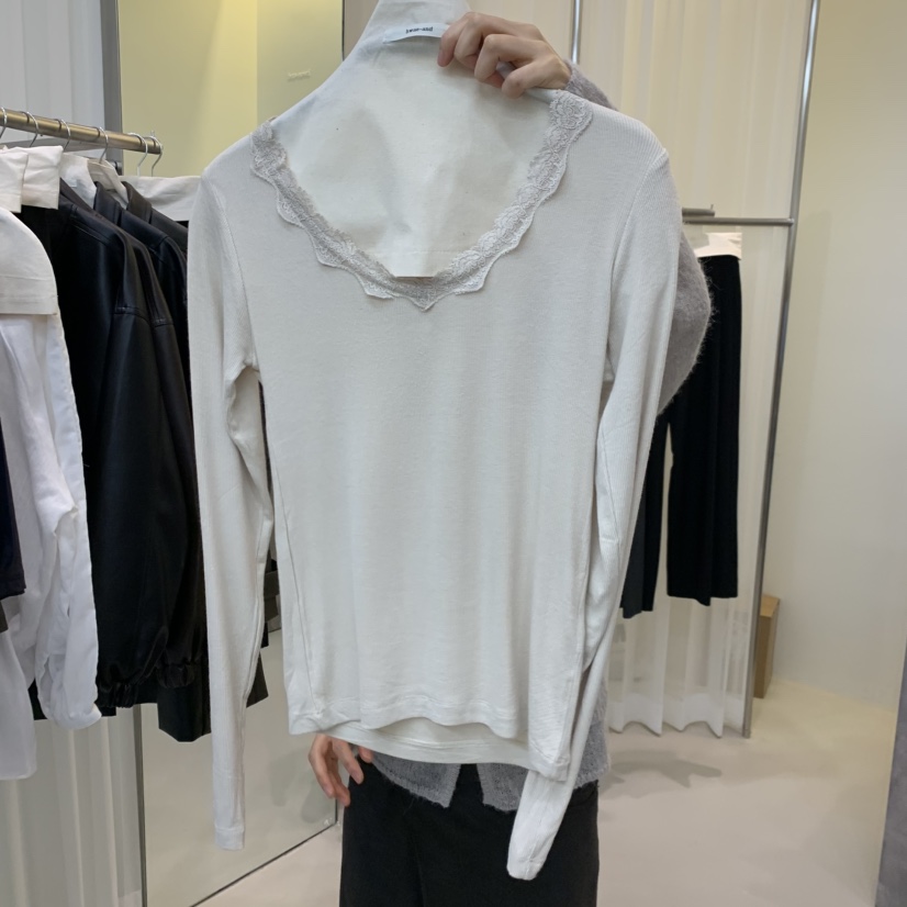 HWAE AND韓國代購女士新品熱賣真品推薦人氣長袖T恤V領蕾絲HWAE AND長袖T恤圖色1