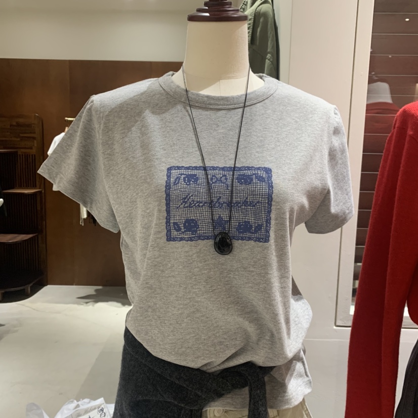 HEBON東大門直郵女裝新款真品時尚推薦人氣熱賣T恤印花蕾絲HEBONT恤圖色1