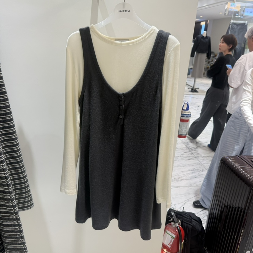 LOW MOMENT東大門代購女士新品真品休閑時尚熱賣套裝兩件套LOW MOMENT套裝圖色2