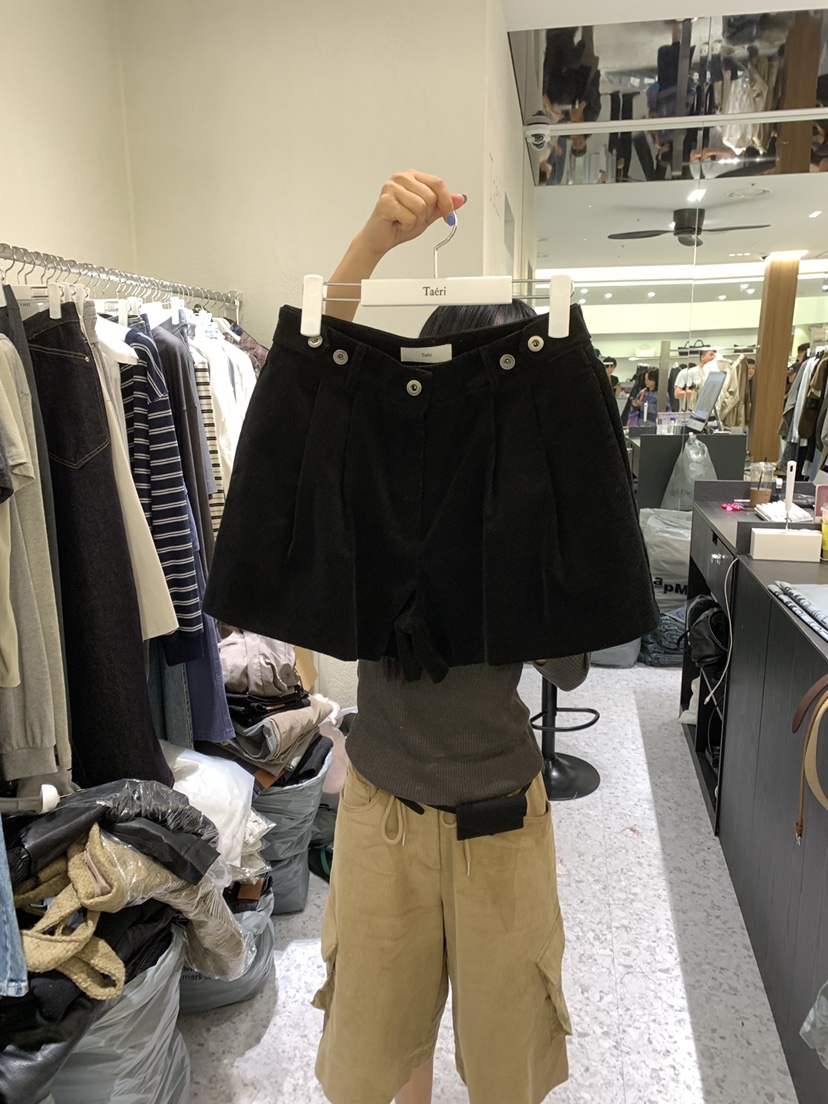 TAERI韓國代購女士新品真品時尚人氣休閑熱賣推薦短褲燈芯絨TAERI/CEDARWOOD短褲圖色2