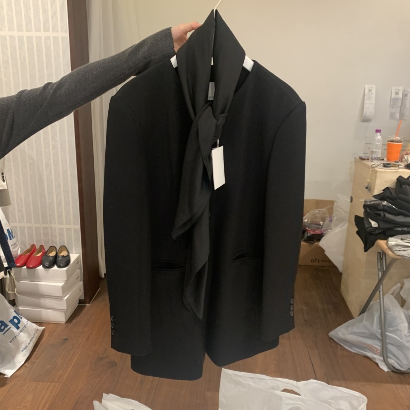 UNDERSTANDING韓國代購女士新品職業真品時尚熱賣夾克含圍巾UNDERSTANDING夾克圖色2