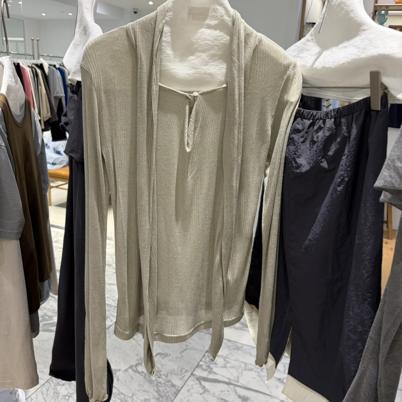 MORE THAN YESTERDAY/LOVE YOU SO MUCH東大門代購女士新品真品長袖T恤MORE THAN YESTERDAY長袖T恤圖色2淺卡其