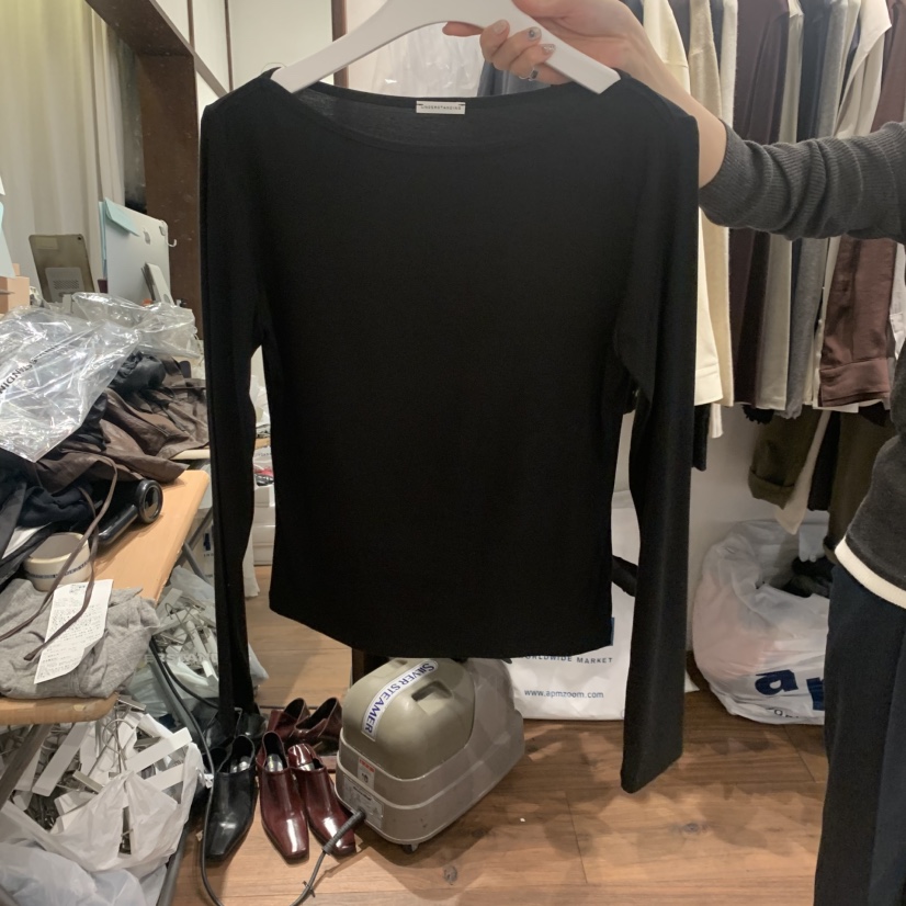 UNDERSTANDING東大門直郵女裝新品熱賣人氣推薦時尚長袖T恤UNDERSTANDING長袖T恤圖色4黑