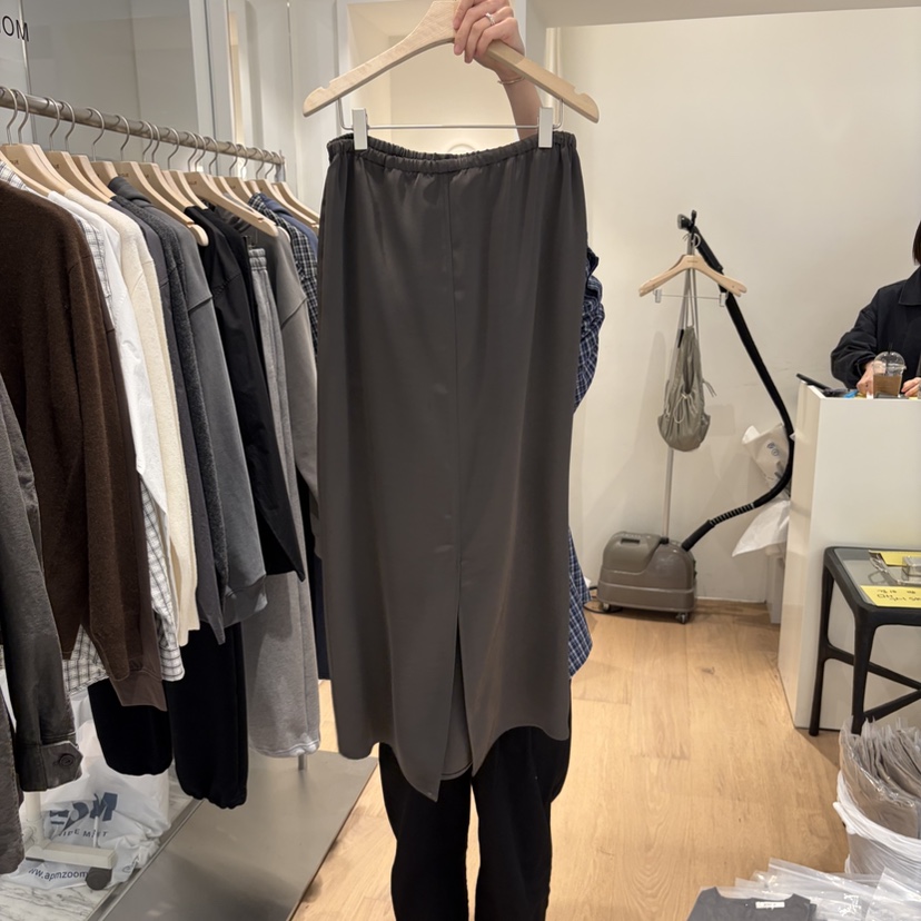 MONIQUE韓國直郵女裝新款熱賣休閑人氣推薦真品時尚長裙緞面MONIQUE長裙