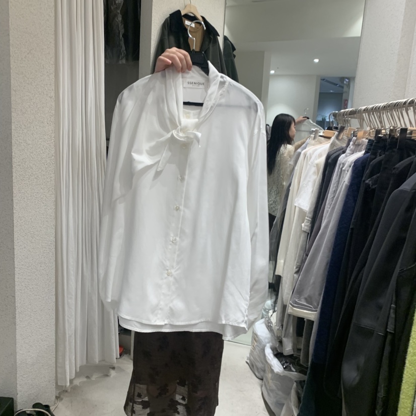 SSENIQUE東大門直郵女士新款休閑推薦時尚襯衫蕾絲衫圍巾SSENIQUE襯衫/蕾絲衫圖色2