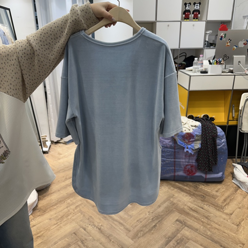 DE LINE東大門實拍女裝新款推薦時尚熱賣真品人氣T恤絲絨DE LINET恤