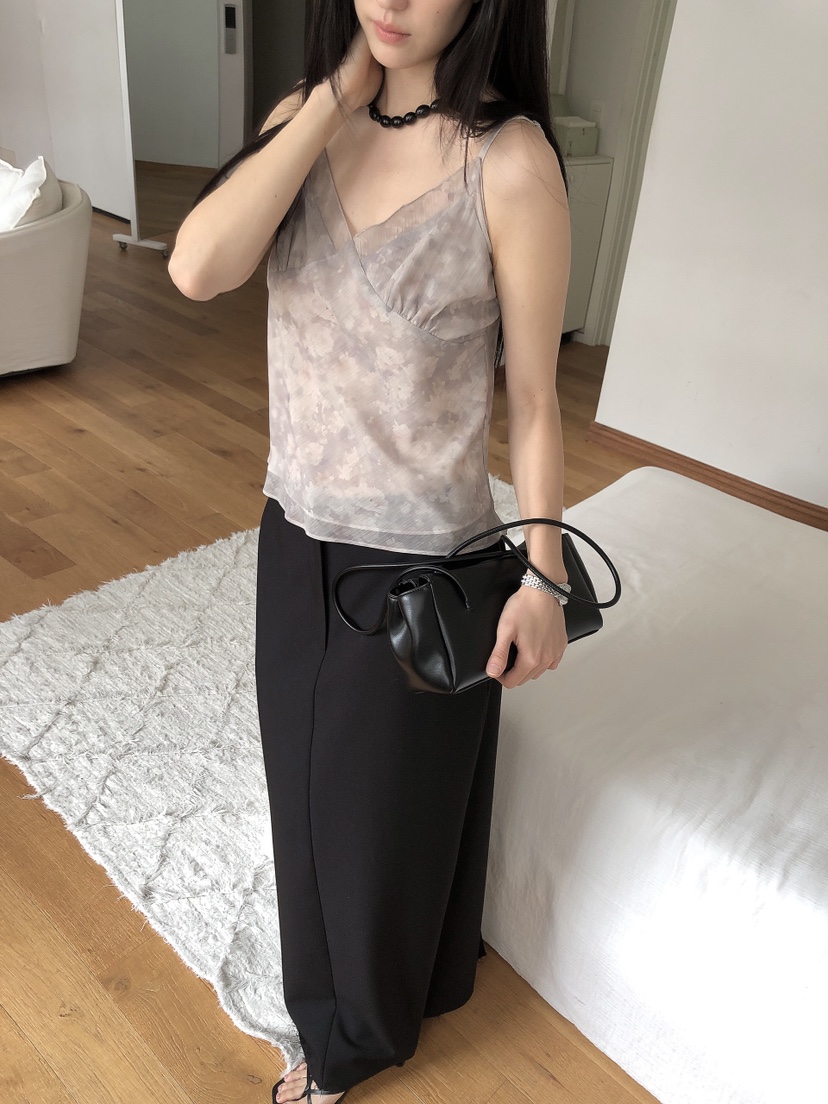 LE BUTTER東大門實拍女裝新款熱賣時尚人氣真品吊帶背心LE BUTTER吊帶/背心