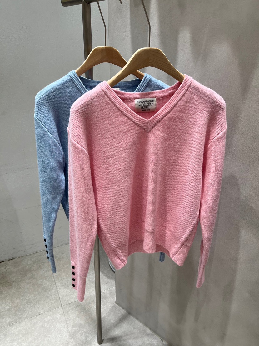 EVERCOMMERCE METICULOUSLY DESIGNED韓國直郵女裝新品人氣針織衫V領EVERCOMMERCE METICULOUSLY DESIGNED針織衫