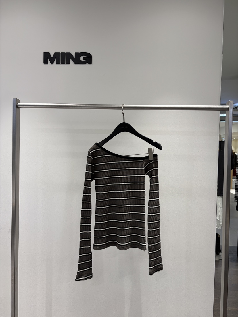 MING/MENG東大門實拍女裝新品人氣時尚推薦長袖T恤黑色翻領MING/MENG長袖T恤圖色2