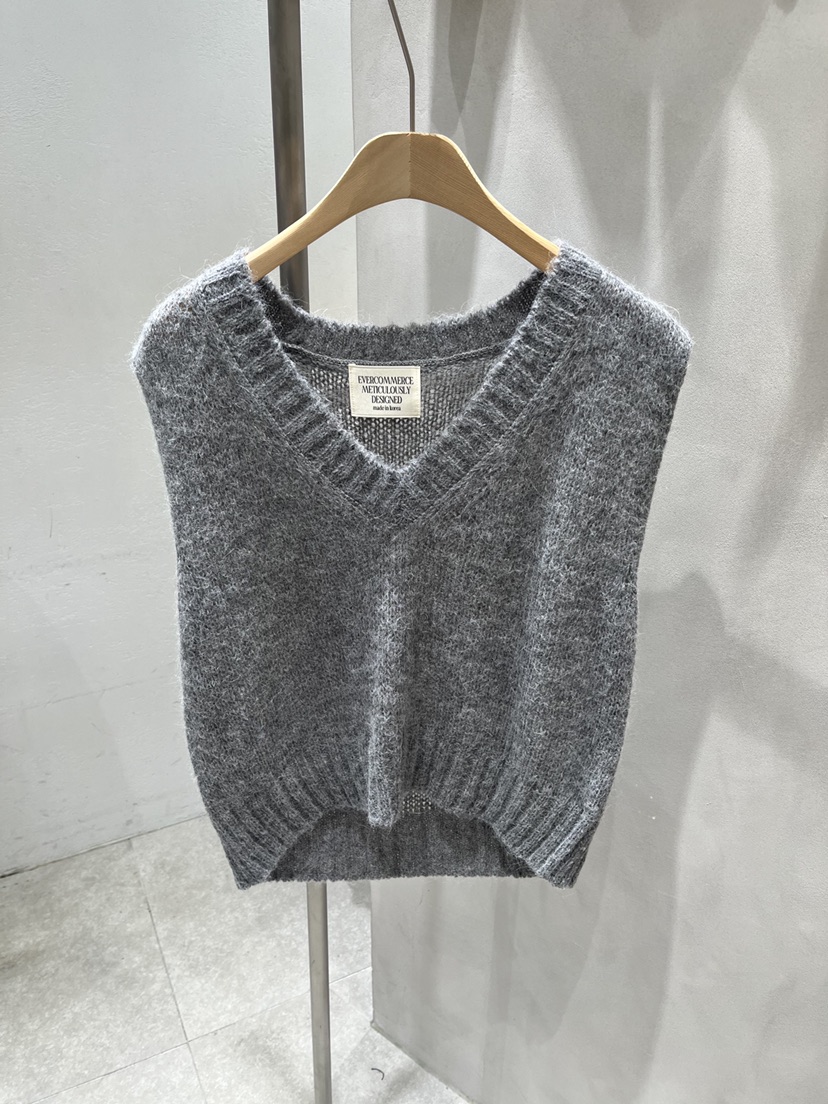 EVERCOMMERCE METICULOUSLY DESIGNED東大門實拍女士新款推薦馬甲羊駝EVERCOMMERCE METICULOUSLY DESIGNED馬甲圖色1