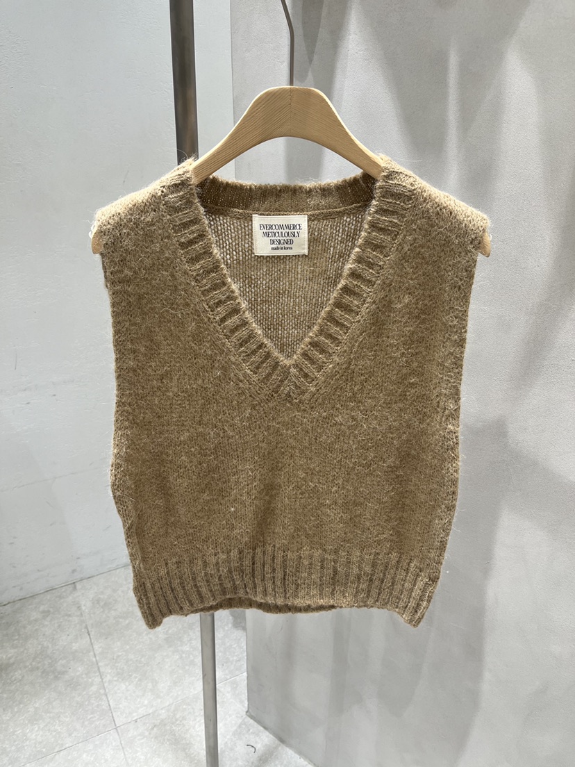 EVERCOMMERCE METICULOUSLY DESIGNED東大門實拍女士新款推薦馬甲羊駝EVERCOMMERCE METICULOUSLY DESIGNED馬甲圖色2