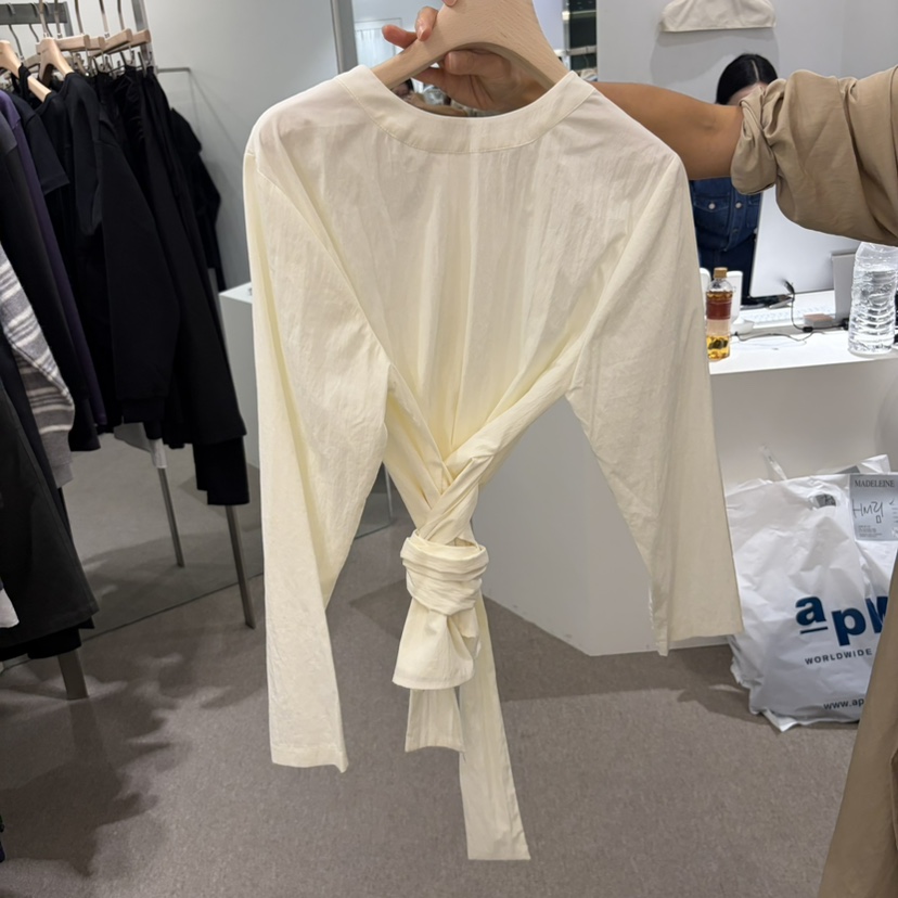MADELEINE東大門直郵女裝新品時尚推薦真品熱賣襯衫蕾絲衫MADELEINE襯衫/蕾絲衫