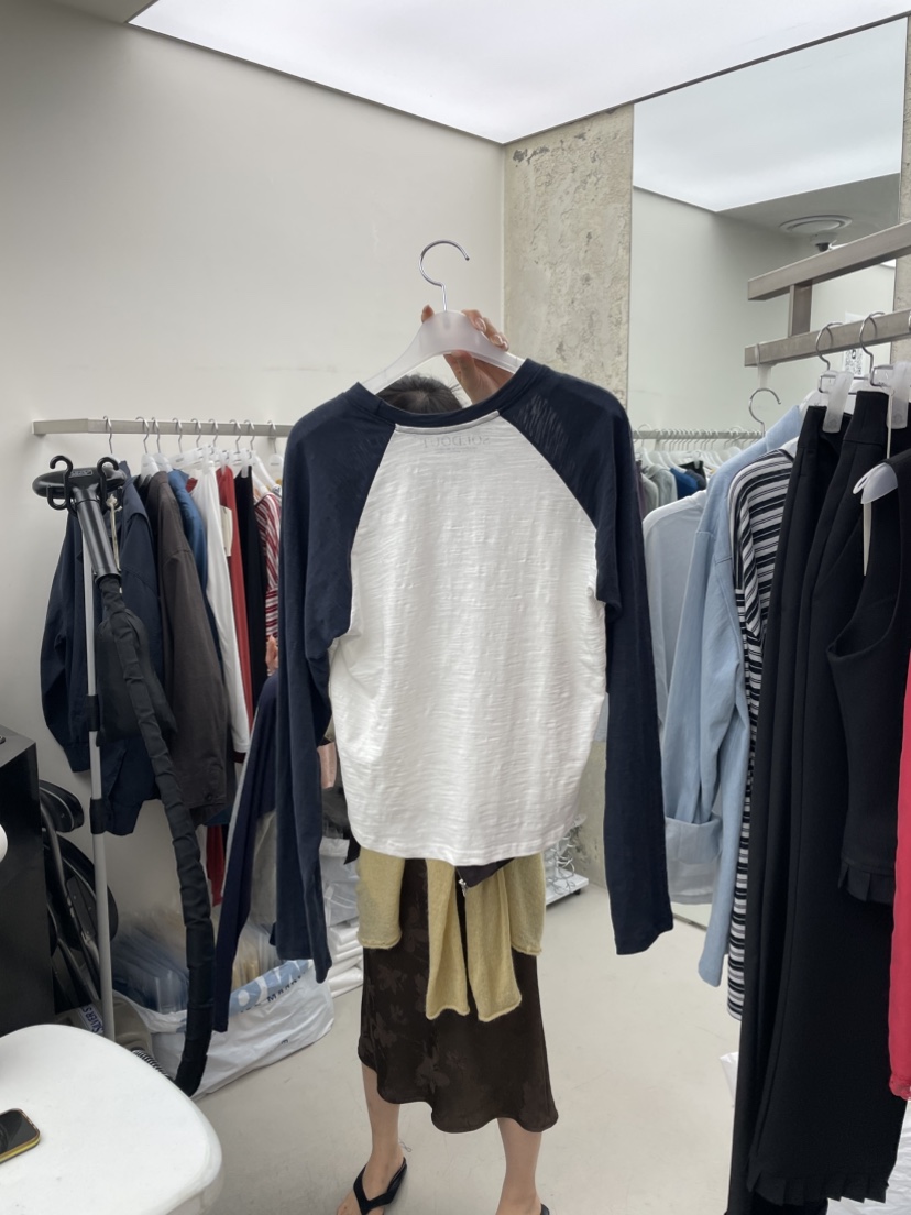 SOLD OUT韓國代購女士新品人氣熱賣真品時尚長袖T恤插肩袖SOLD OUT長袖T恤