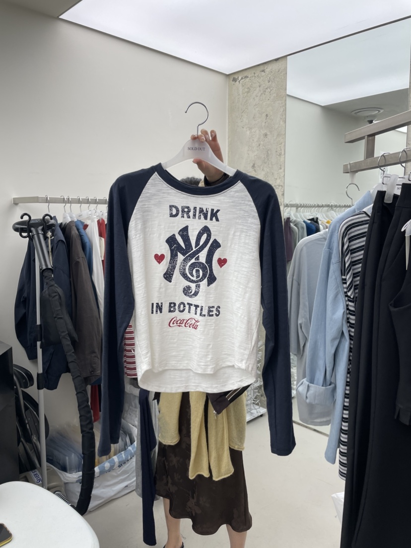SOLD OUT韓國代購女士新品人氣熱賣真品時尚長袖T恤插肩袖SOLD OUT長袖T恤圖色1