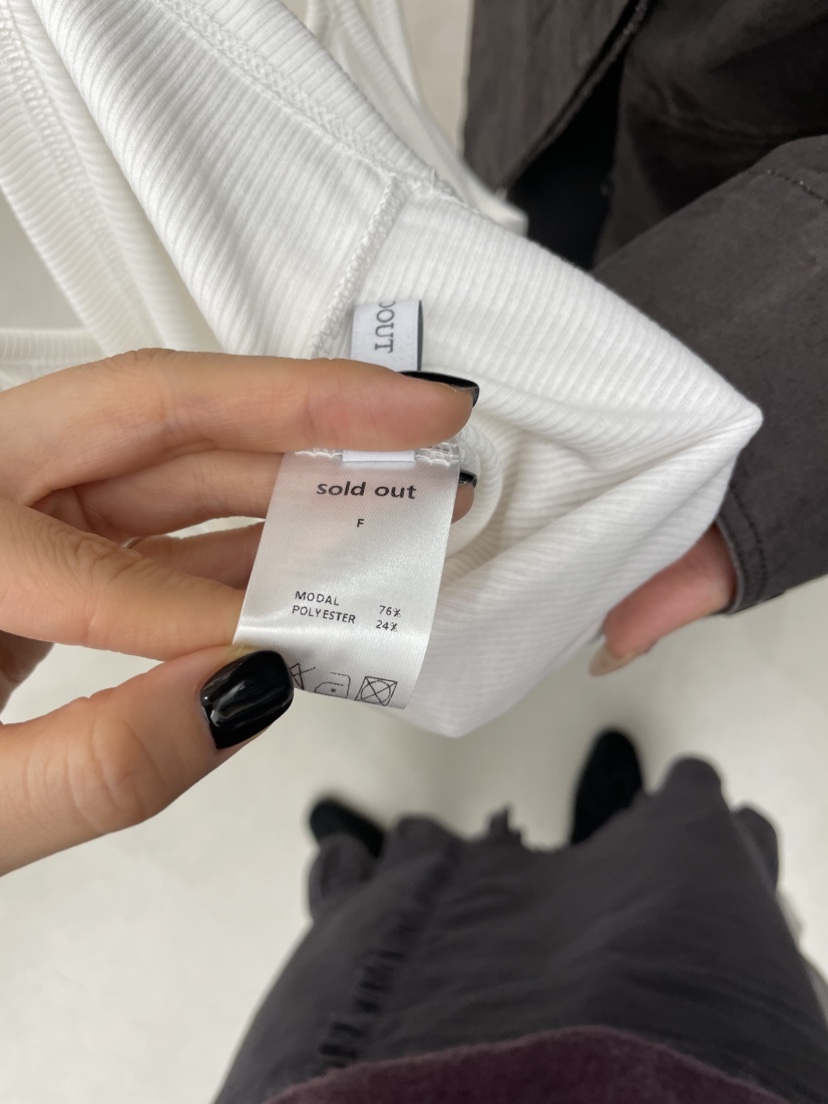 SOLD OUT東大門直郵女裝新品熱賣真品休閑吊帶背心露背無袖SOLD OUT吊帶/背心