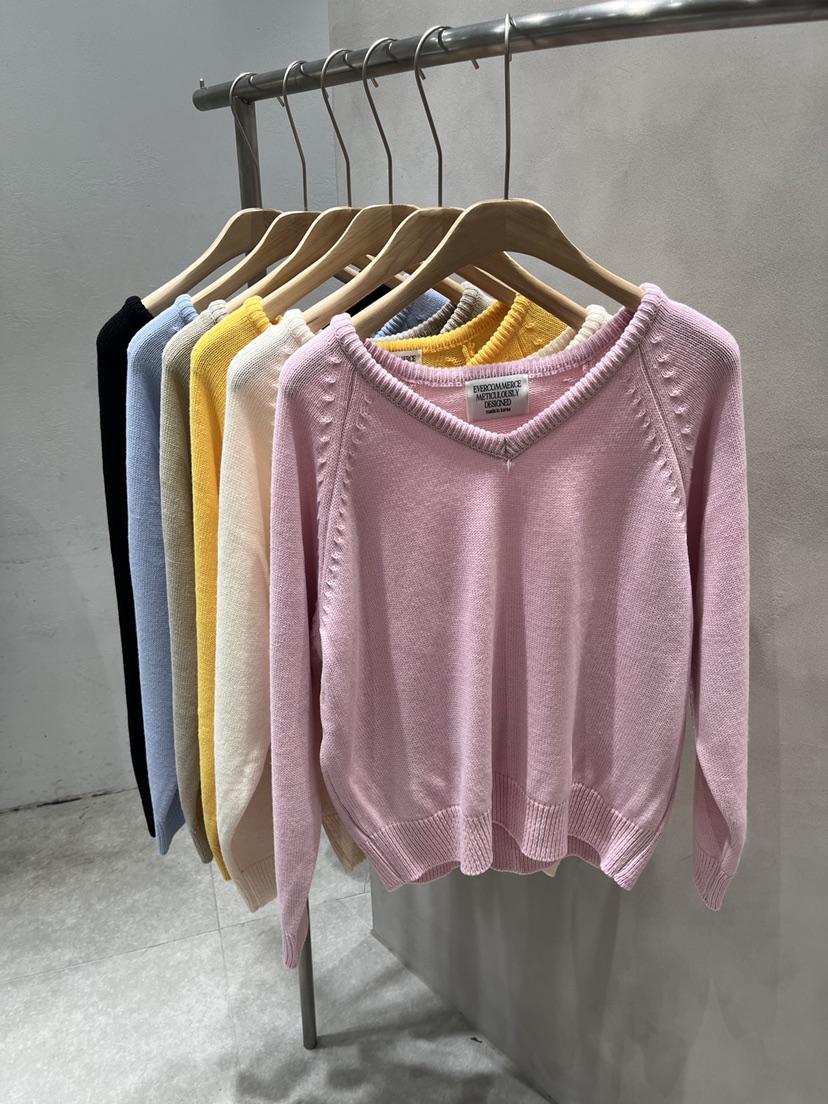 EVERCOMMERCE METICULOUSLY DESIGNED東大門代購女裝新品推薦針織衫V領EVERCOMMERCE METICULOUSLY DESIGNED針織衫
