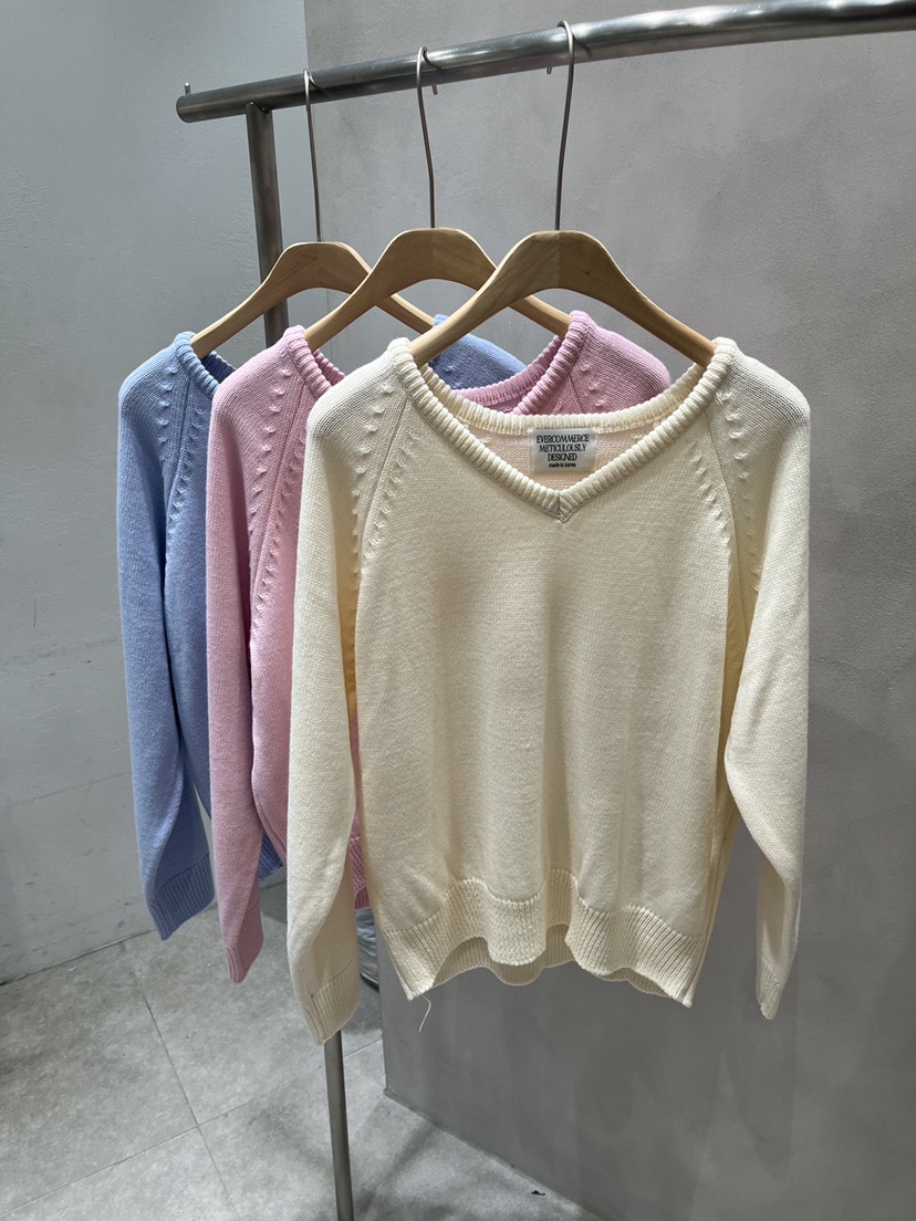 EVERCOMMERCE METICULOUSLY DESIGNED東大門代購女裝新品推薦針織衫V領EVERCOMMERCE METICULOUSLY DESIGNED針織衫