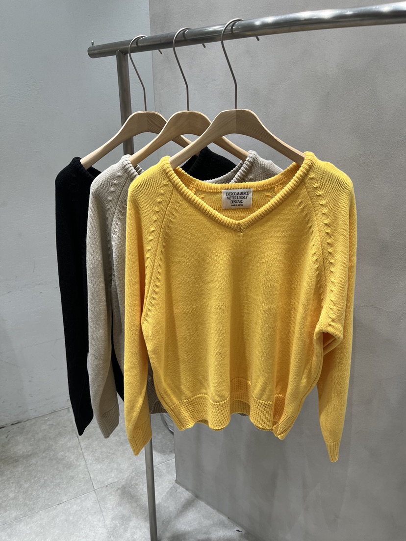 EVERCOMMERCE METICULOUSLY DESIGNED東大門代購女裝新品推薦針織衫V領EVERCOMMERCE METICULOUSLY DESIGNED針織衫