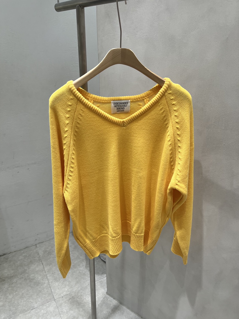 EVERCOMMERCE METICULOUSLY DESIGNED東大門代購女裝新品推薦針織衫V領EVERCOMMERCE METICULOUSLY DESIGNED針織衫圖色1