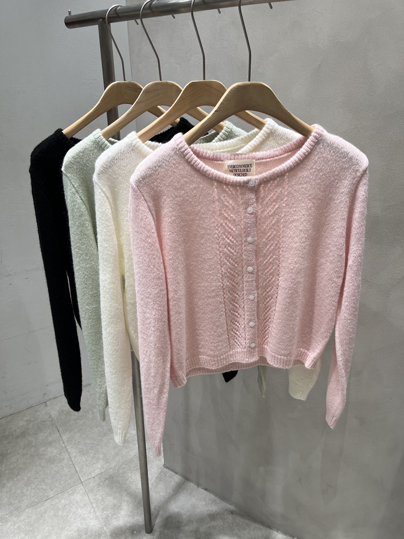 EVERCOMMERCE METICULOUSLY DESIGNED東大門代購女裝新款熱賣針織衫EVERCOMMERCE METICULOUSLY DESIGNED針織衫