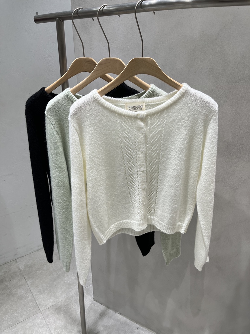 EVERCOMMERCE METICULOUSLY DESIGNED東大門代購女裝新款熱賣針織衫EVERCOMMERCE METICULOUSLY DESIGNED針織衫