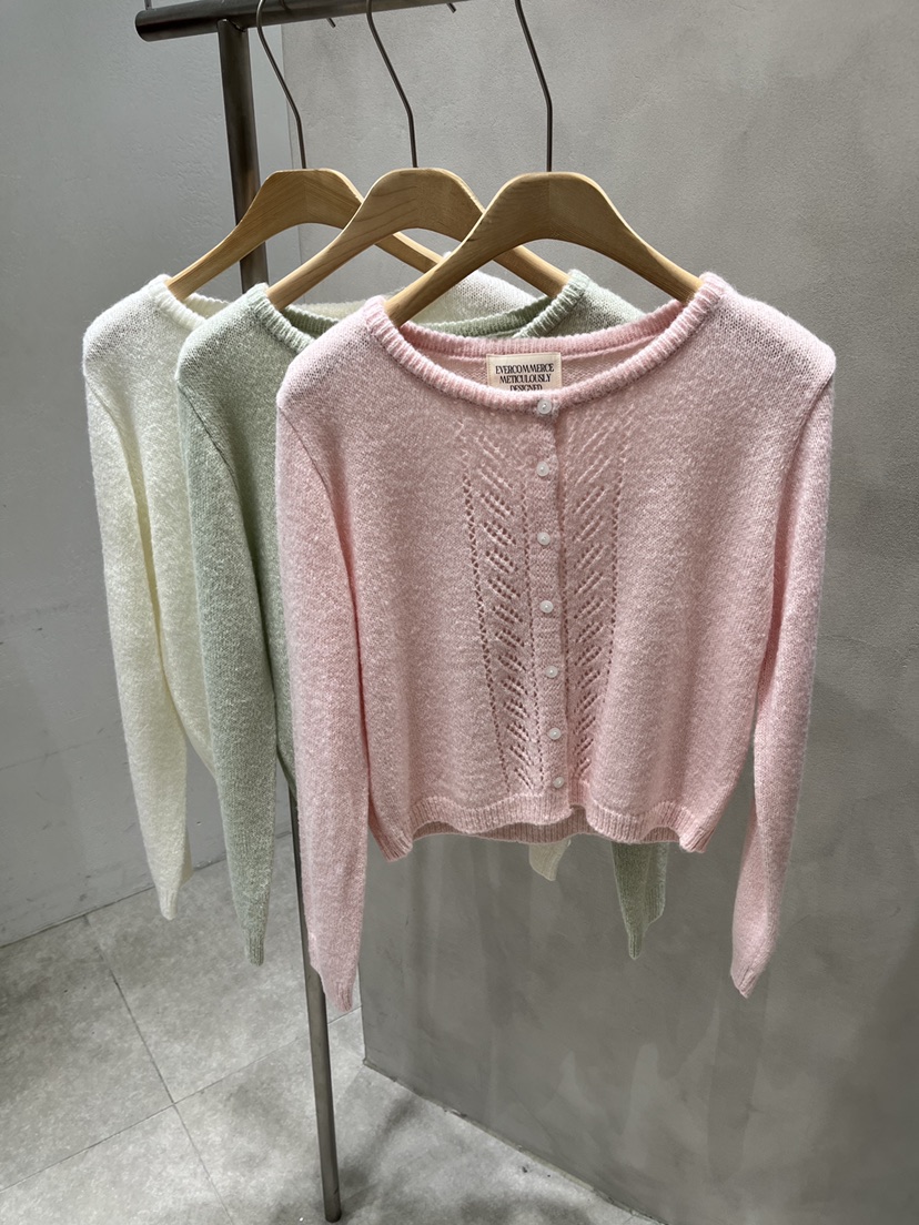 EVERCOMMERCE METICULOUSLY DESIGNED東大門代購女裝新款熱賣針織衫EVERCOMMERCE METICULOUSLY DESIGNED針織衫