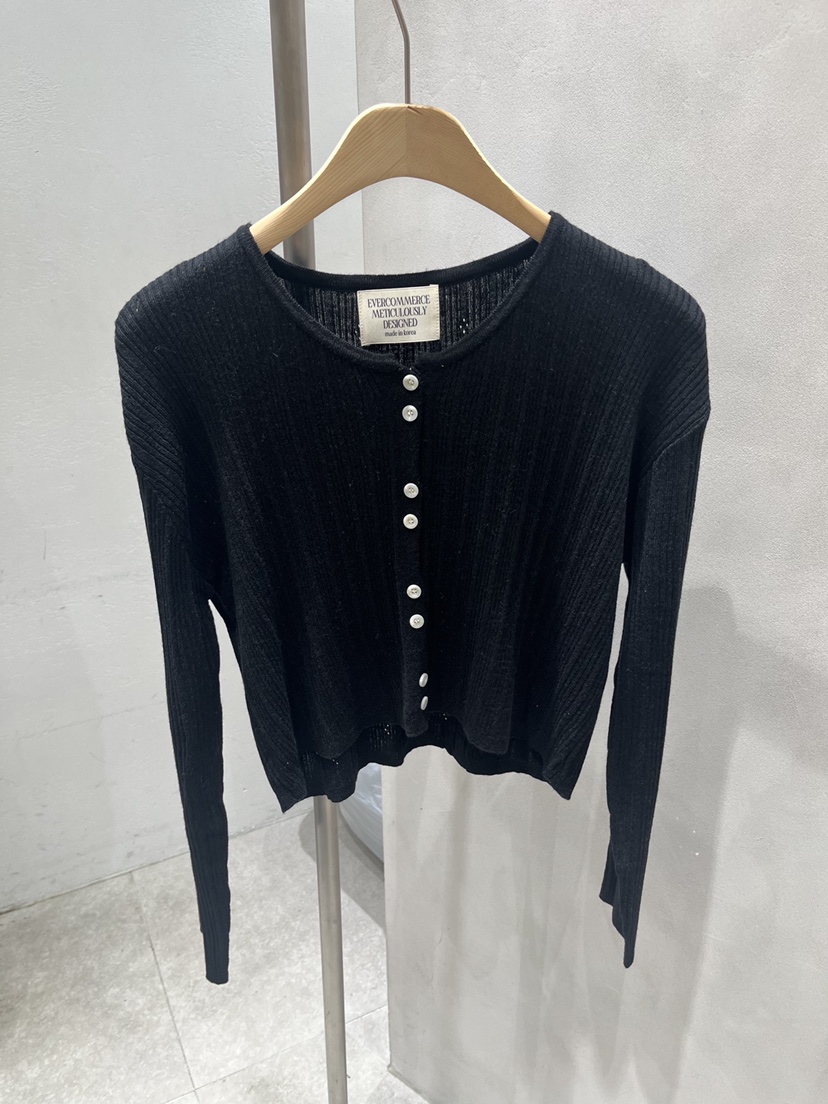 EVERCOMMERCE METICULOUSLY DESIGNED東大門直郵女裝新品真品針織衫雙按鈕EVERCOMMERCE METICULOUSLY DESIGNED針織衫圖色3
