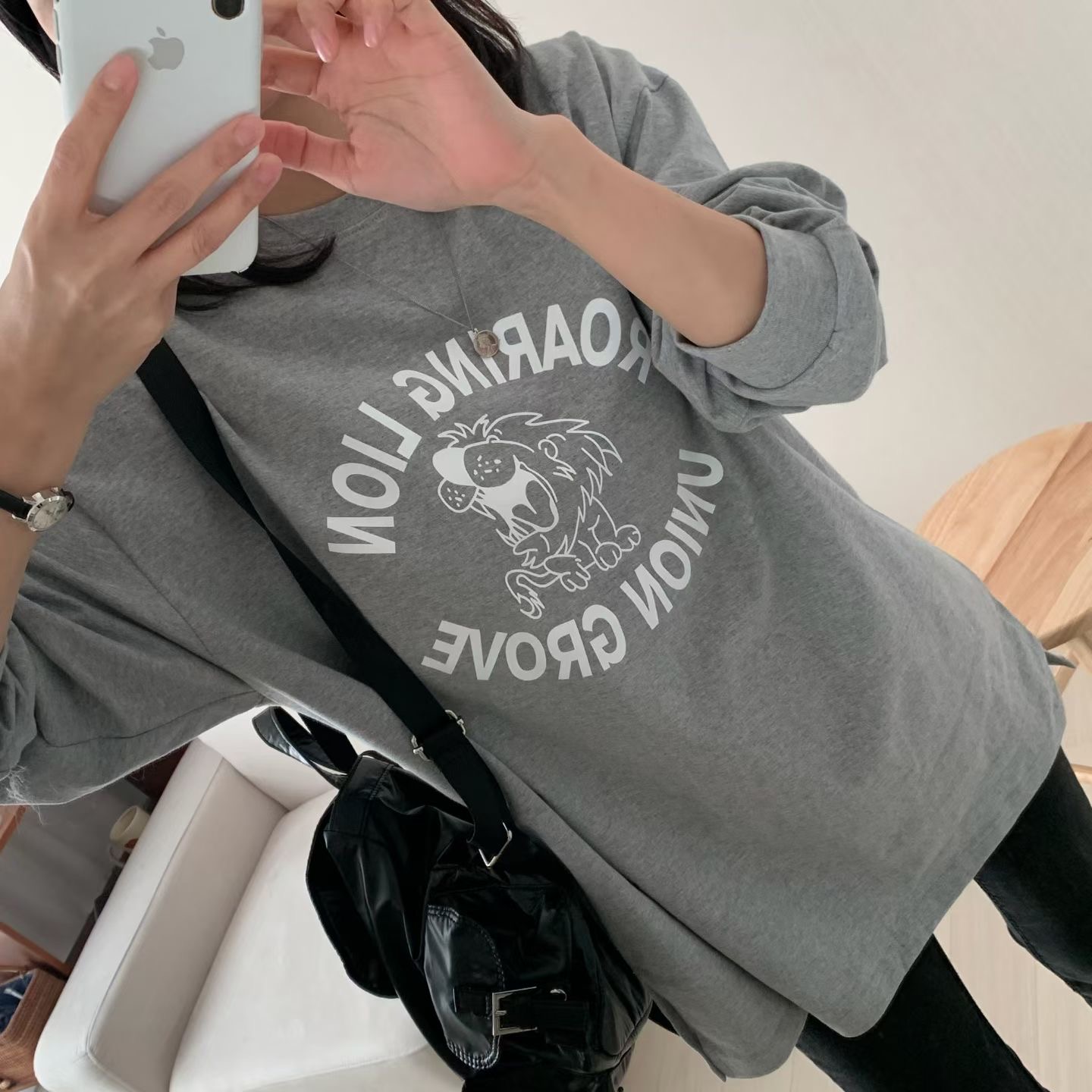HELLO JINI東大門代購女裝新品熱賣推薦時尚長袖T恤運動HELLO JINI長袖T恤