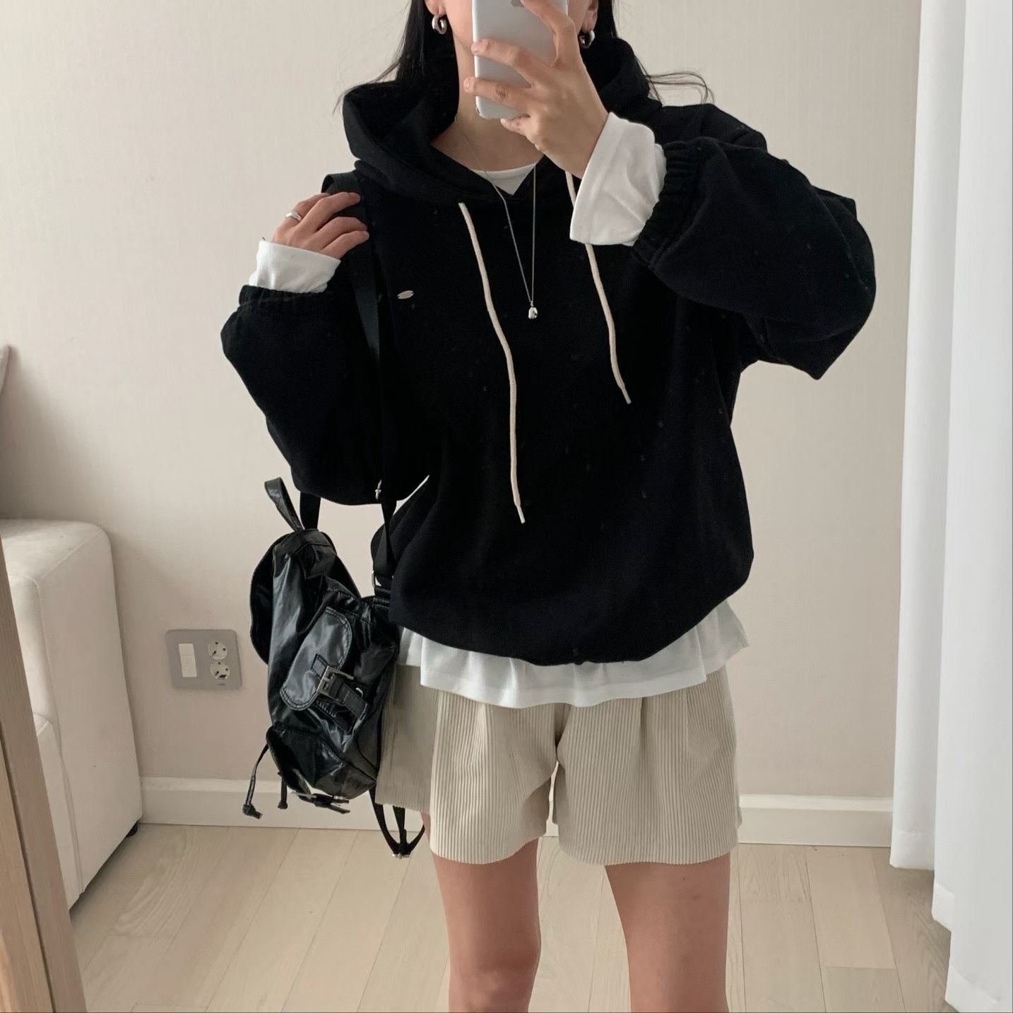 HELLO JINI東大門實拍女裝新款人氣熱賣真品衛衣不含內搭HELLO JINI衛衣