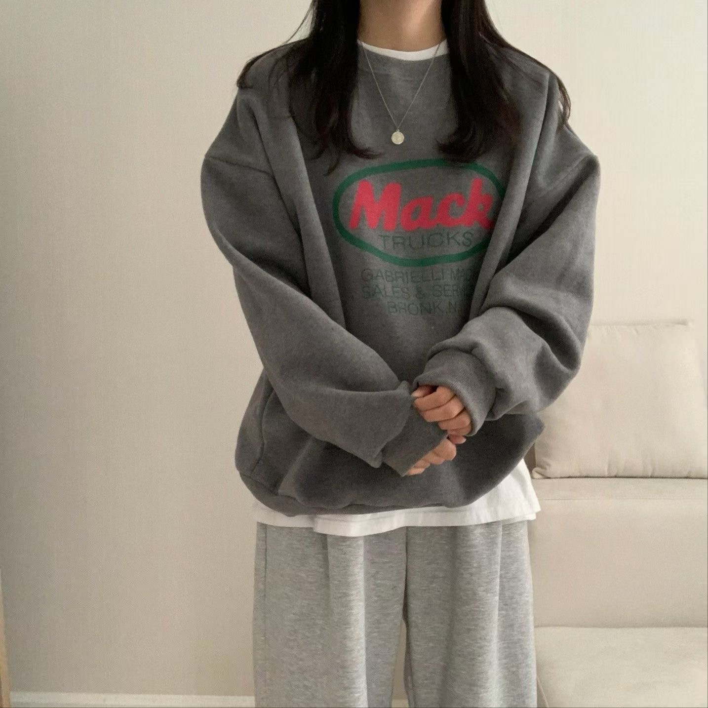 HELLO JINI東大門實拍女士新款人氣推薦熱賣衛衣不含內搭HELLO JINI衛衣