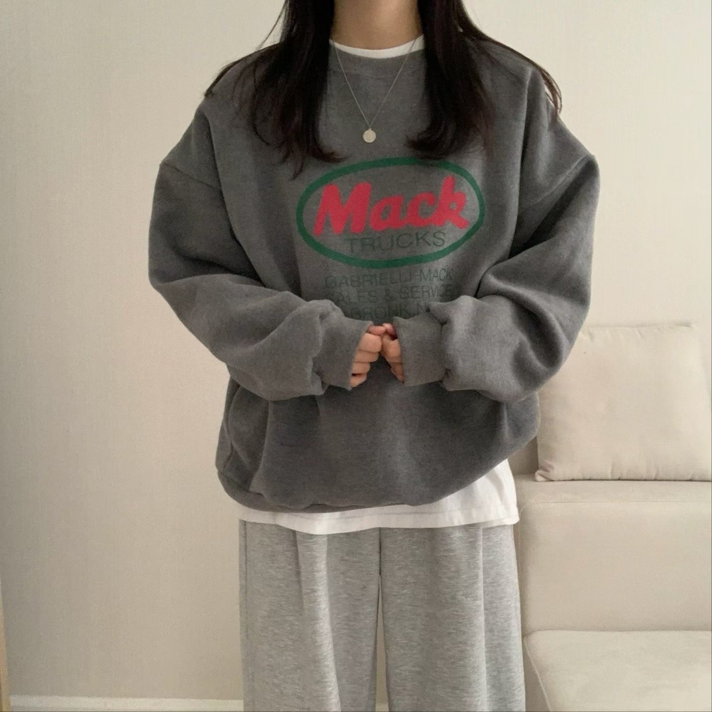 HELLO JINI東大門實拍女士新款人氣推薦熱賣衛衣不含內搭HELLO JINI衛衣圖色2