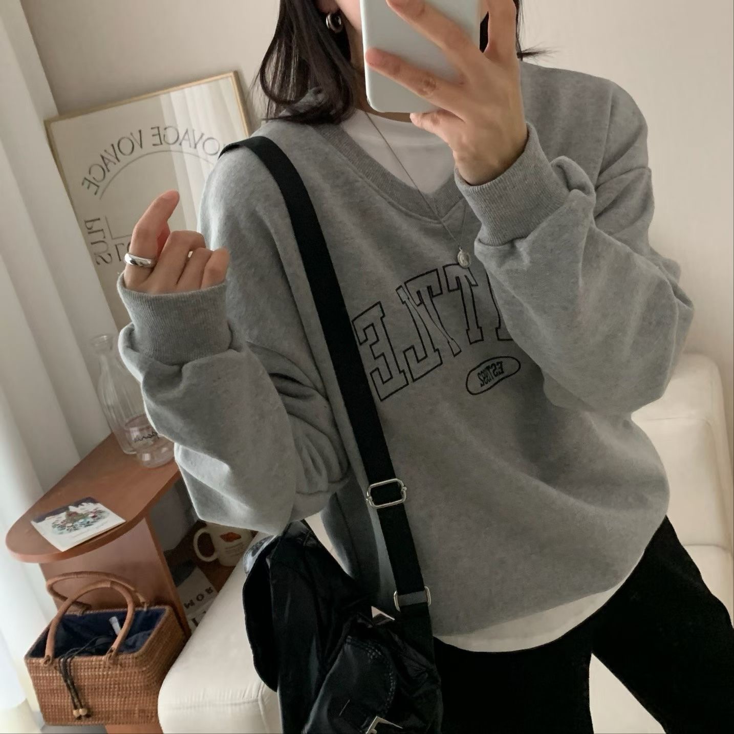 HELLO JINI東大門代購女士新款人氣時尚衛衣不含內搭運動HELLO JINI衛衣