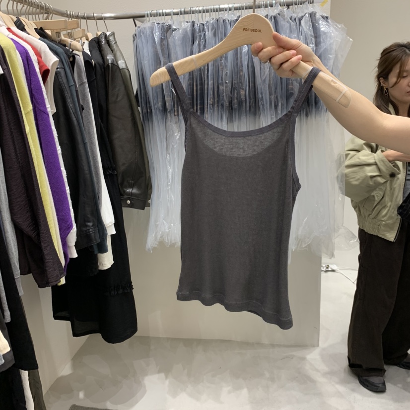 FRE東大門實拍女裝新款人氣推薦真品休閑熱賣時尚吊帶背心FRE SEOUL吊帶/背心圖色1