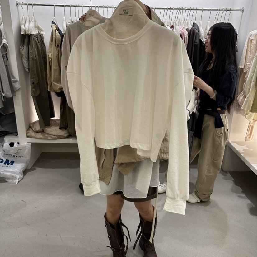 BERTHA東大門直郵女裝新品真品熱賣時尚人氣推薦休閑長袖T恤BERTHA長袖T恤圖色1