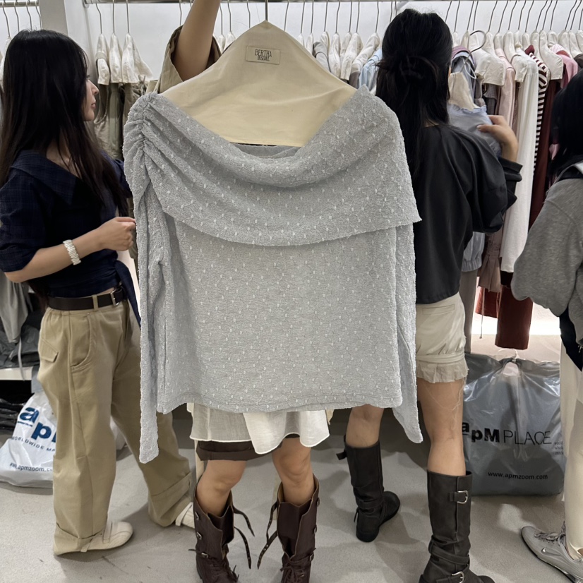BERTHA韓國直郵女士新品熱賣休閑真品人氣長袖T恤蕾絲露肩BERTHA長袖T恤圖色2