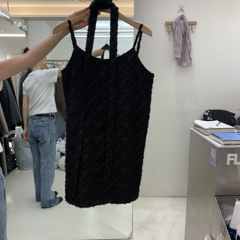 FLAUNT東大門實拍女士新款推薦時尚熱賣休閑連衣裙含脖帶FLAUNT連衣裙圖色1黑