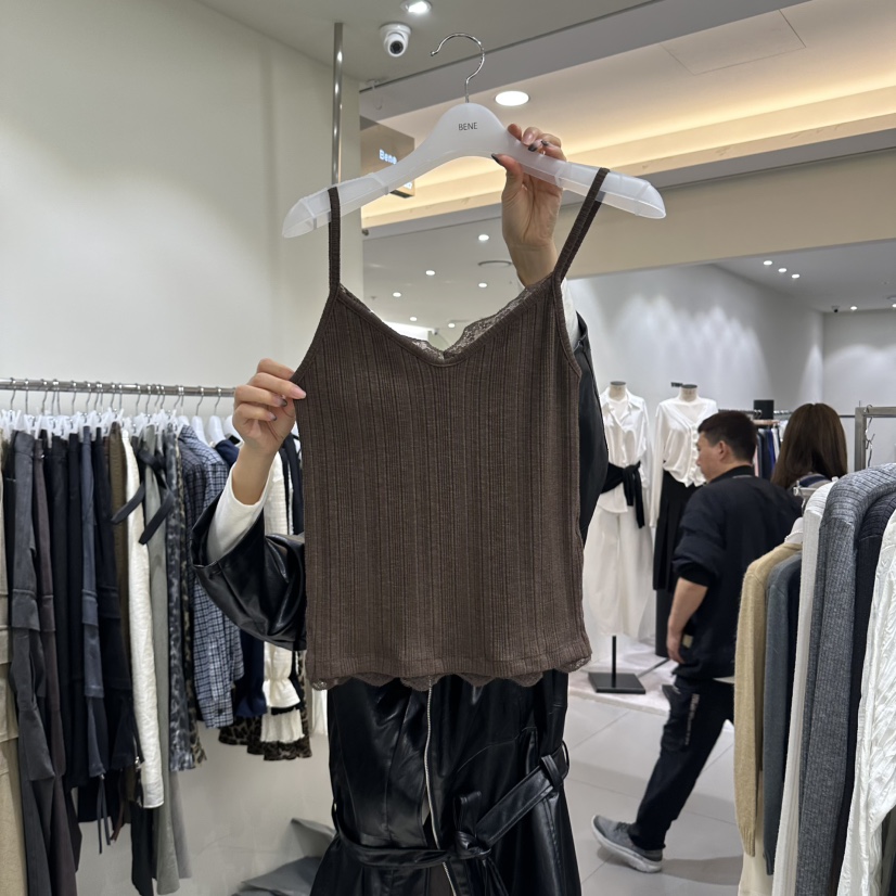 BENE東大門實拍女裝新款時尚真品人氣推薦熱賣吊帶背心無袖SHOP BENE_Bene吊帶/背心圖色1