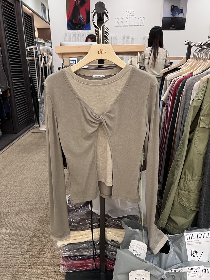 BRELLIN韓國直郵女裝新品時尚推薦休閑真品人氣熱賣長袖T恤BRELLIN長袖T恤圖色2