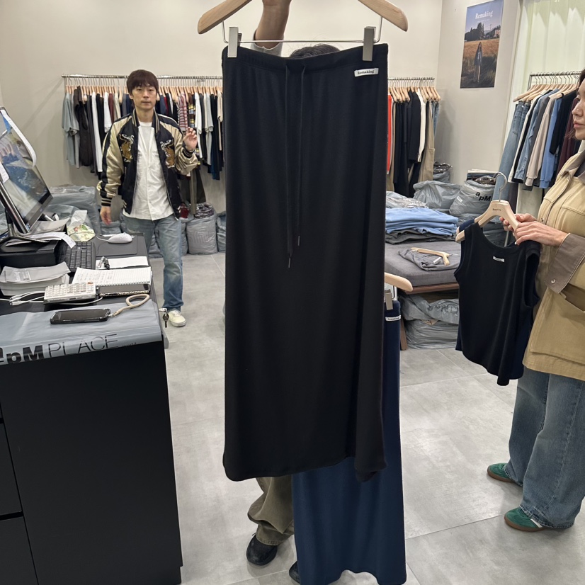 URBANSTORY/REMAKING東大門代購女裝新品休閑真品人氣長裙Remaking/URBANSTORY長裙圖色2黑色