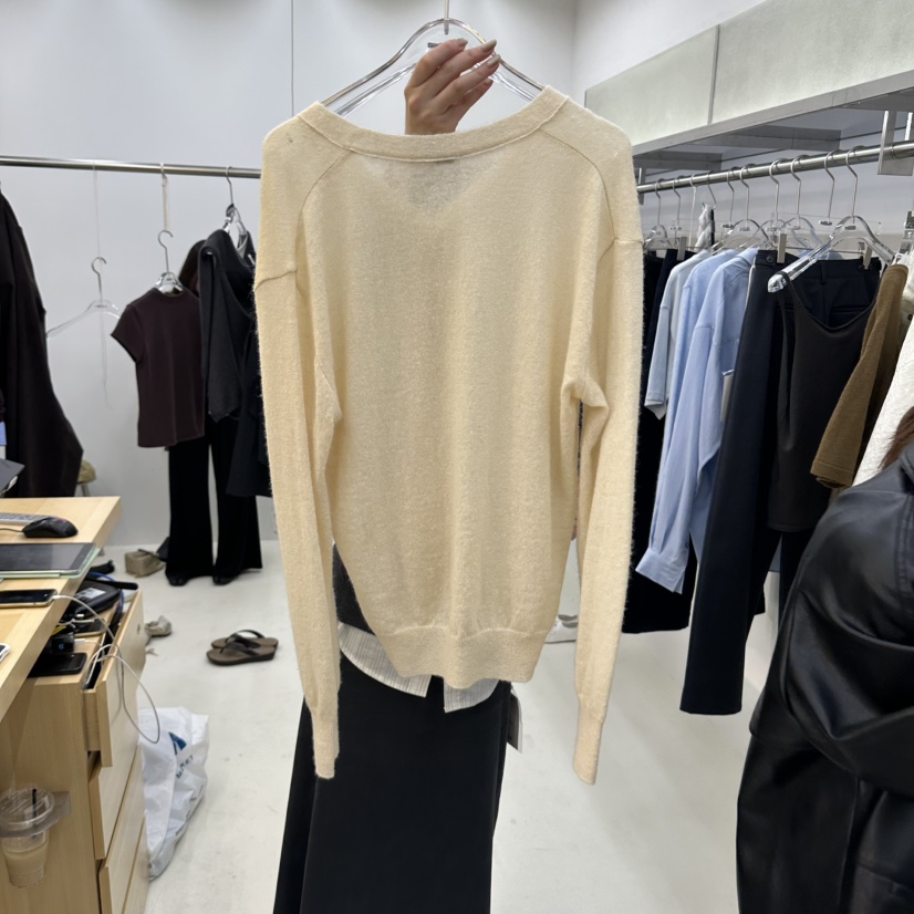 PREV.韓國直郵女士新品真品熱賣推薦人氣休閑時尚針織衫PREV.針織衫