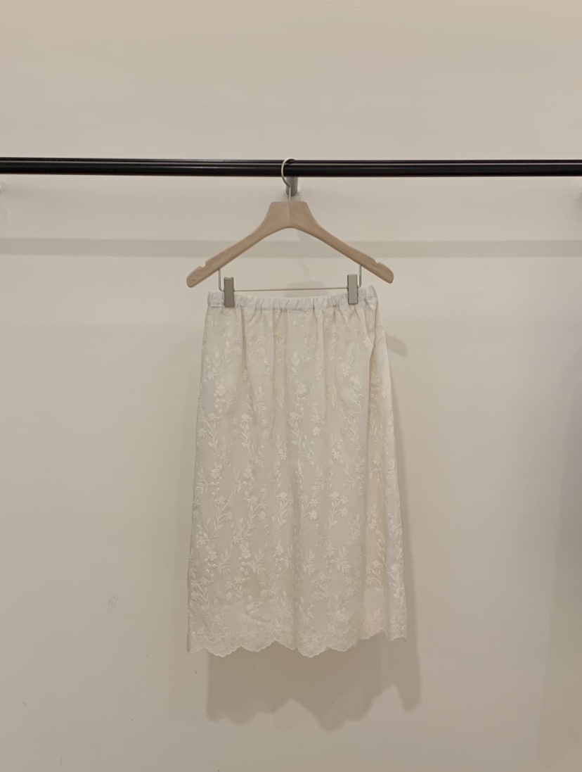 LA CREME韓國代購女士新品人氣休閑半身裙中短裙刺繡蕾絲LA CREME半身裙/中短裙