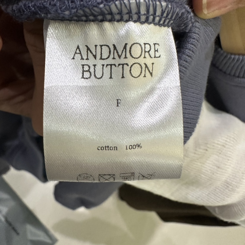 ANDMORE BUTTON韓國直郵女裝新品熱賣人氣推薦休閑時尚衛衣ANDMORE BUTTON衛衣