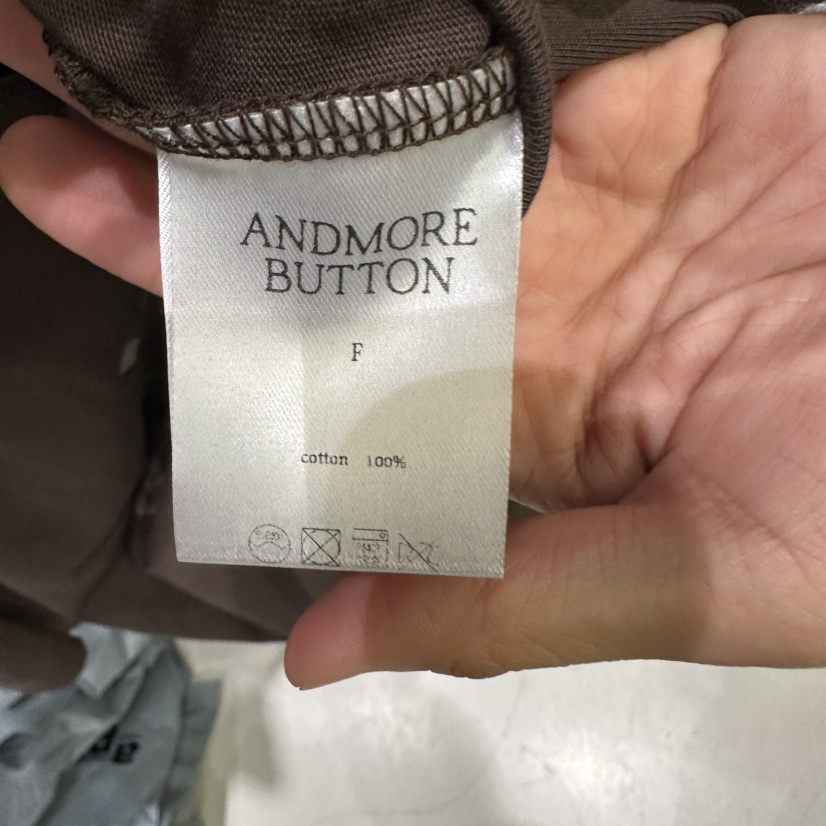 ANDMORE BUTTON東大門代購女士新品時尚推薦熱賣真品T恤ANDMORE BUTTONT恤