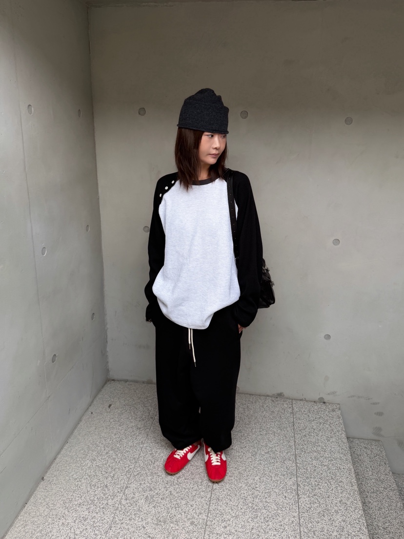 OLI EDIT東大門實拍女裝新品時尚真品休閑推薦人氣長袖T恤OLI EDIT長袖T恤