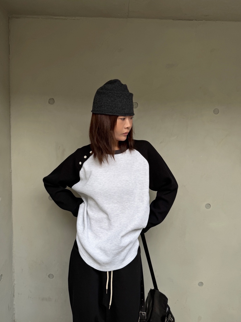 OLI EDIT東大門實拍女裝新品時尚真品休閑推薦人氣長袖T恤OLI EDIT長袖T恤